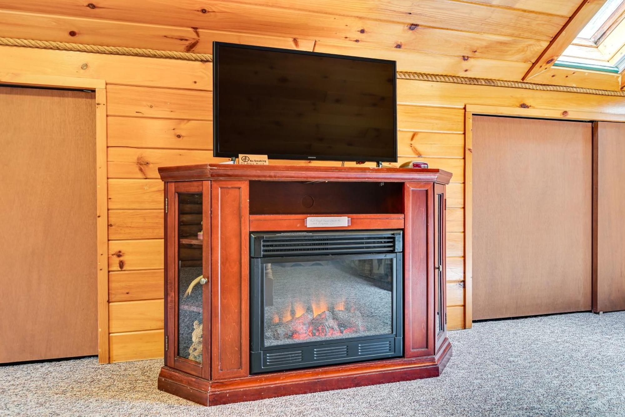 Log Cabin With Game Room And Fire Pit In Forestport! Eksteriør bilde